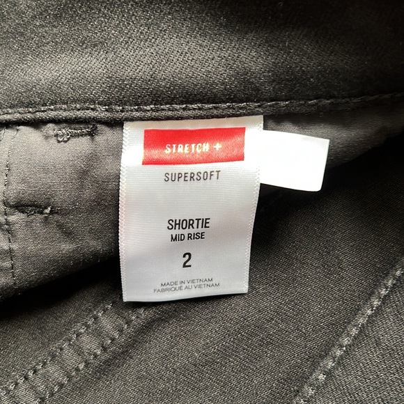 Express Mid-Rise Stretch Super Soft Black Jean Cut Off Shorts | EUC Size 2 - Picture 7 of 8
